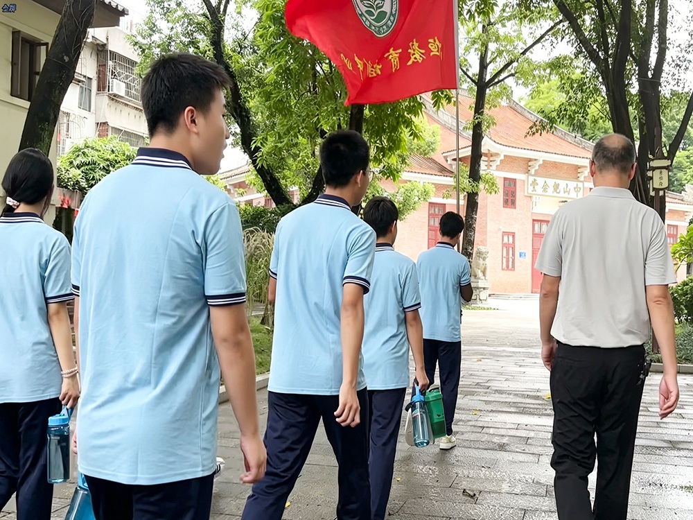 潮州孩子叛逆全封闭学校怎么联系？本地寄宿培育机构选择指南